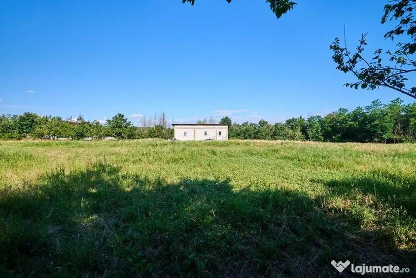 Casă cu 1 camere cu Teren 1100 Mp în Budeasa