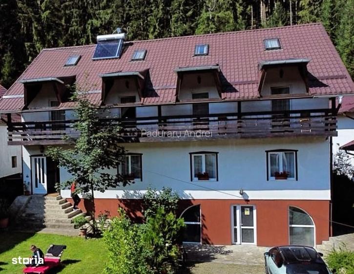 Casa de vanzare, 2 etaje, curte mare
