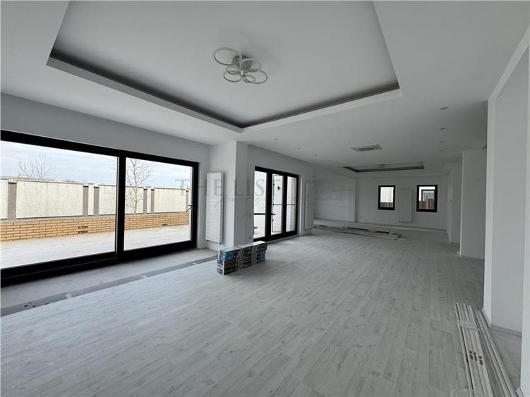 Casă individuală cu 8 camere cu Teren 1000 Mp în Pipera