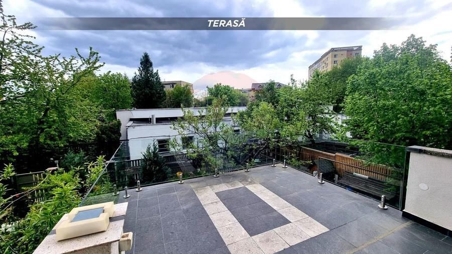 Casă individuală cu 7 camere cu Teren 460 Mp în Săsar