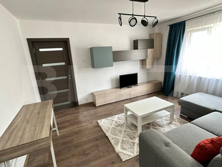 Apartament cu 2 camere semidecomandat în Micro 6