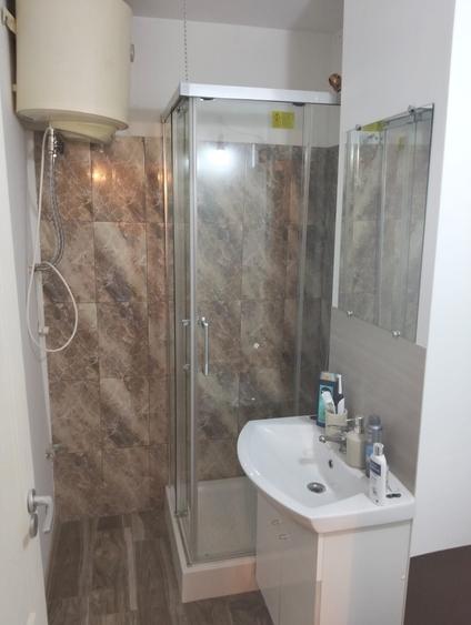 Garsonieră decomandată în Central