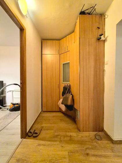 Apartament cu 3 camere decomandat în Titan