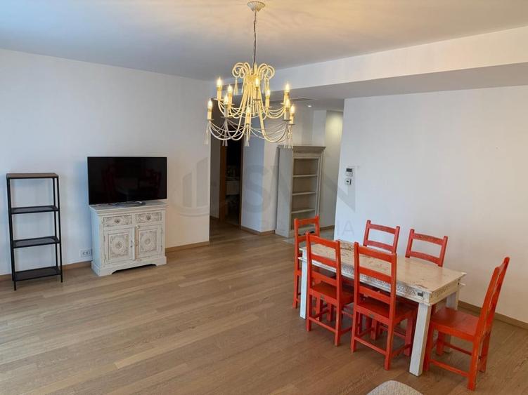 Apartament cu 4 camere decomandat în Aviatorilor