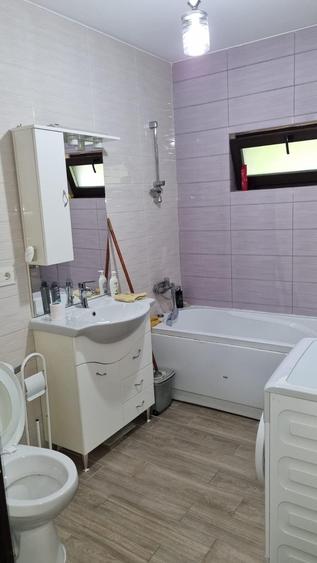 Apartament semidecomandat în Valea Adâncă