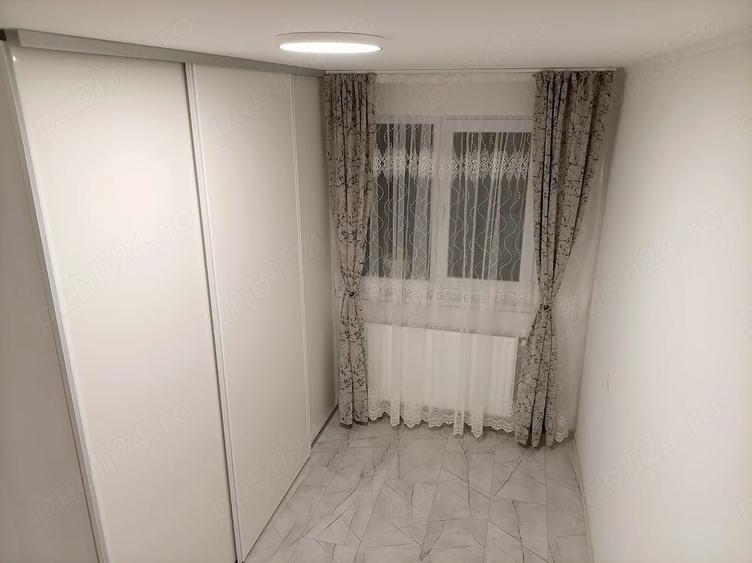 Apartament cu 3 camere decomandat în Sud
