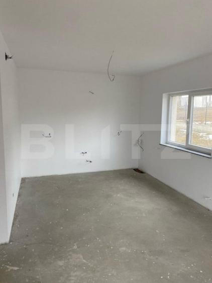 Casă cu 3 camere cu Teren 400 Mp în Burdujeni