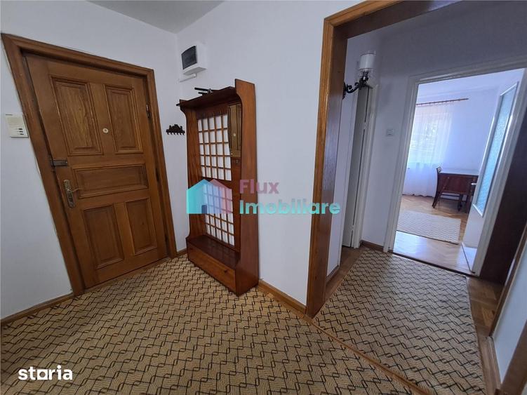 Apartament cu 3 camere decomandat în Central
