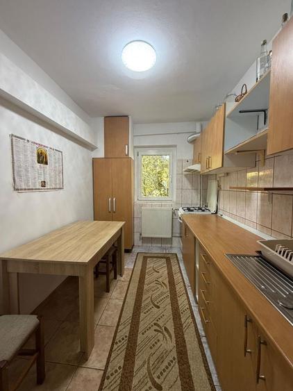 Apartament cu 3 camere în Lipovei