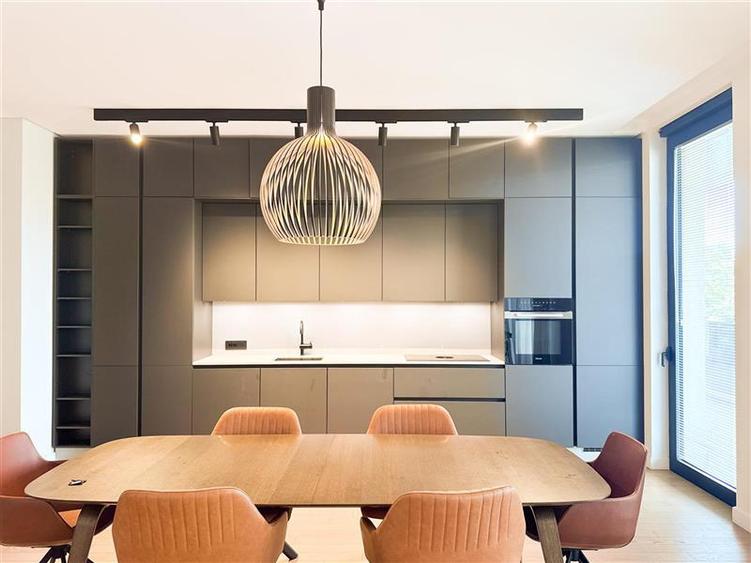 Apartament cu 3 camere decomandat, mobilat în Floreasca