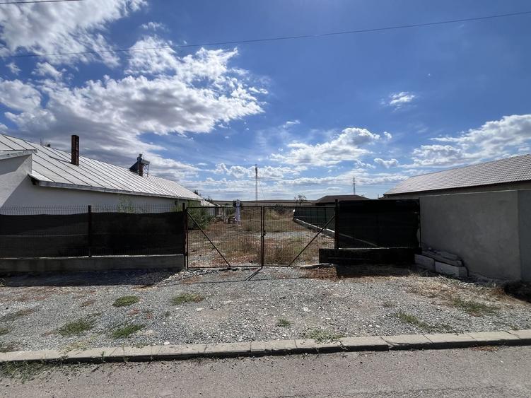 Teren Construcții intravilan de 1308 mp, în Poiana