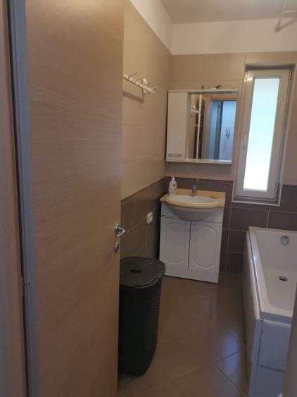 Proprietar: inchiriez apartament de 2 camere la 5 min de metrou Mihai Bravu - 7