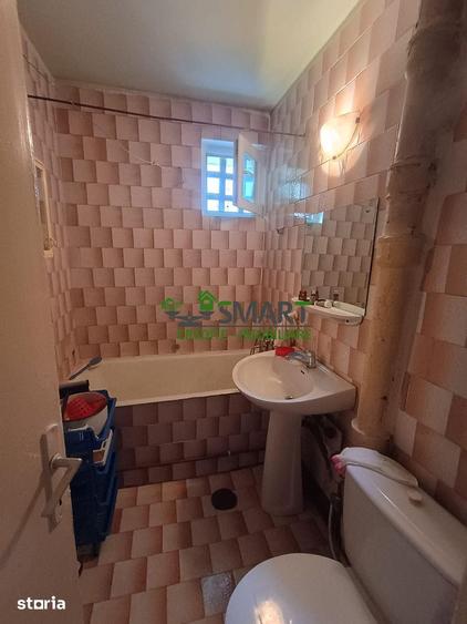 Apartament cu 3 camere semidecomandat în Valea Roșie