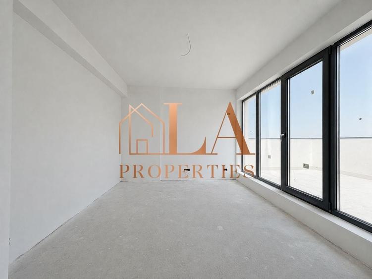 Penthouse cu 4 camere în Prelungirea Ghencea