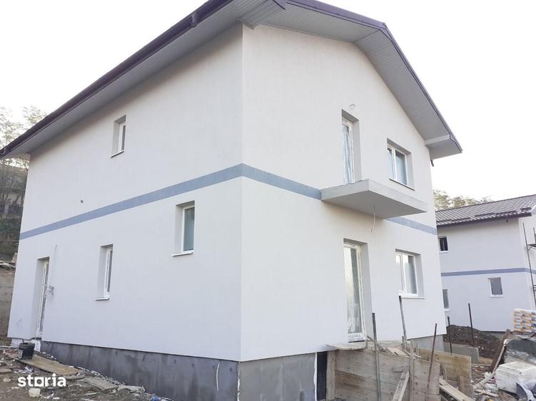 Casă cu 4 camere cu Teren 630 Mp în Valea Lupului