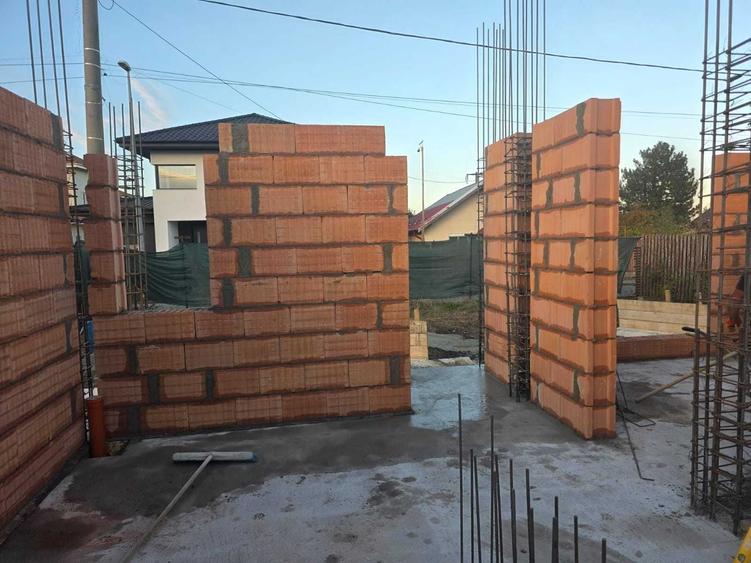 Casă cu 4 camere în Central
