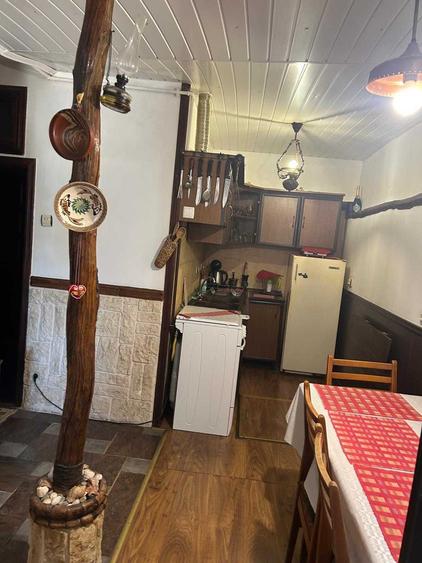 Casă cu 4 camere în Mărgeanului