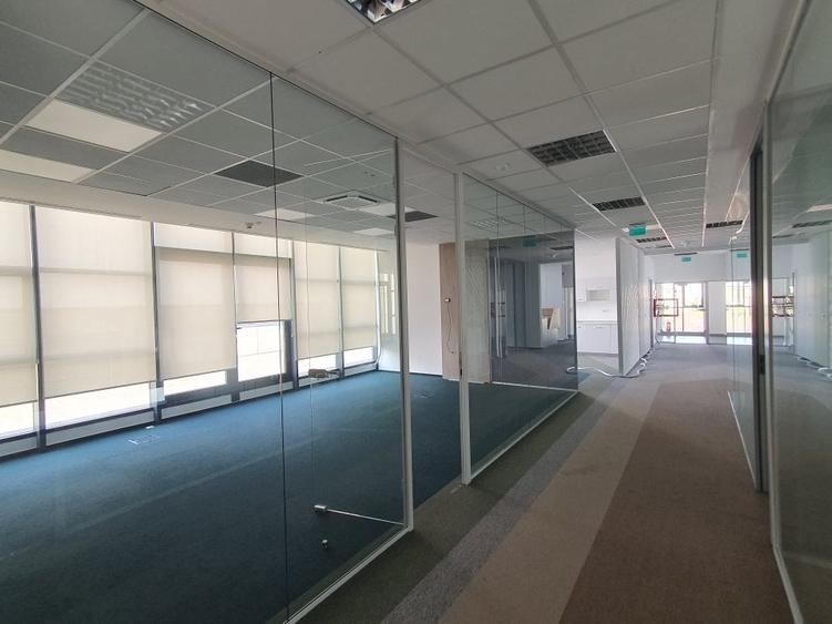 Birou, de 360 mp, în P-ța Muncii
