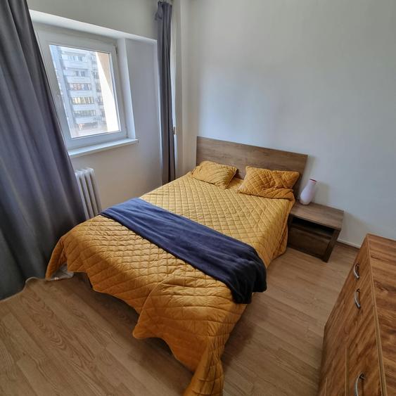 Apartament cu 2 camere semidecomandat în P-ța Victoriei