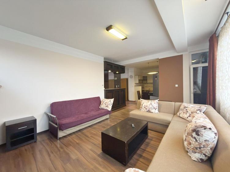 Apartament cu 3 camere decomandat în Girocului