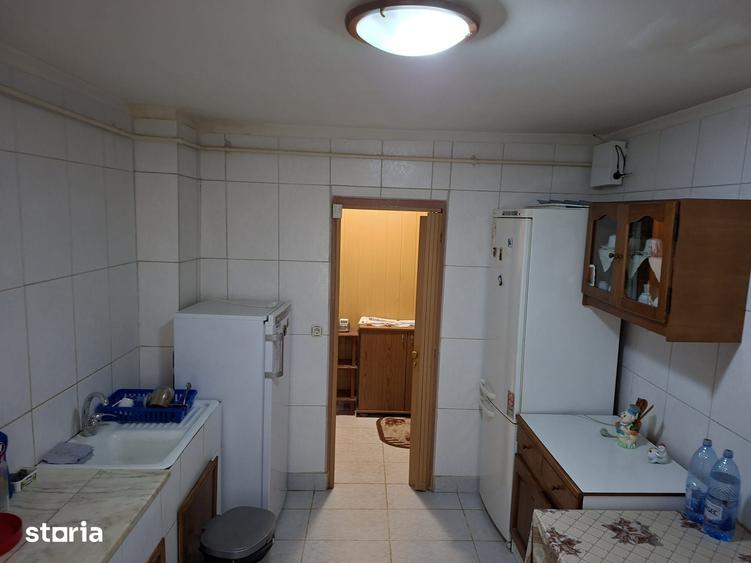 Apartament cu 3 camere decomandat în Popa Șapcă