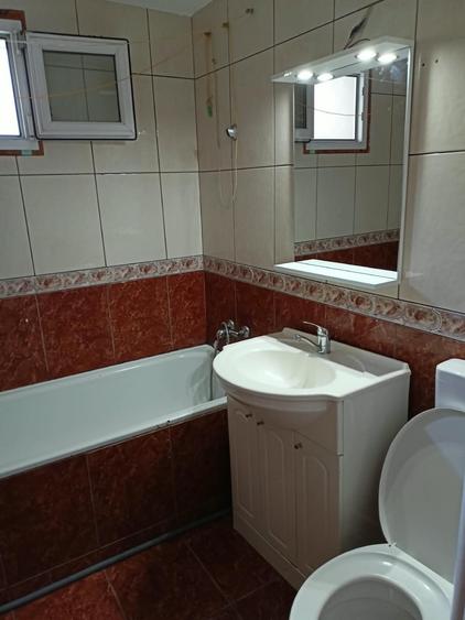 Apartament cu 3 camere decomandat în Crângași
