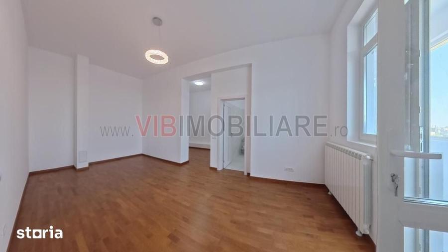 Apartament cu 5 camere în Pieptănari