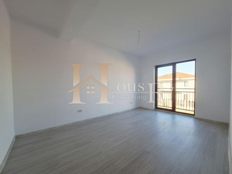 Duplex cu 5 camere cu Canalizare în Girocului
