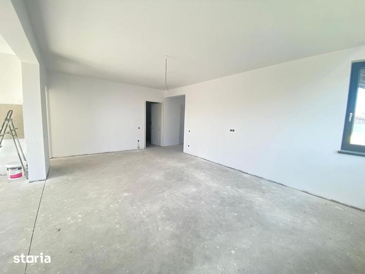 Casă cu 4 camere cu Teren 500 Mp în Sântandrei