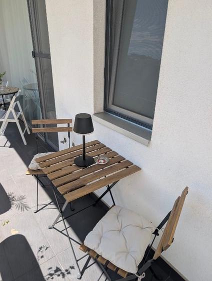 Apartament cu 3 camere decomandat, mobilat în P-ța Victoriei