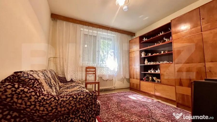 Apartament cu 3 camere decomandat, mobilat în Dacia