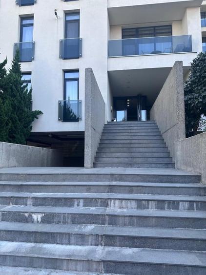 Apartament cu 2 camere semidecomandat, mobilat în Floreasca