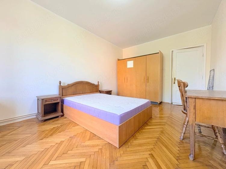 Apartament cu 3 camere decomandat în Aradului