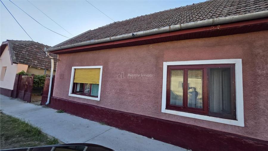 Casă cu 2 camere cu Teren 949 Mp în Pustiniș