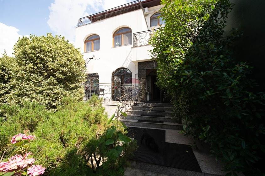 Apartament cu 3 camere decomandat, mobilat în Grivița