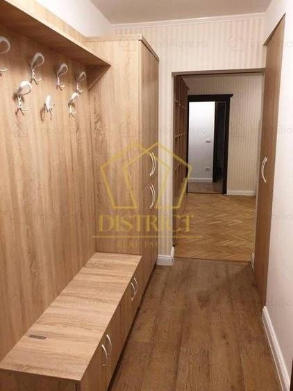 Apartament cu 3 camere semidecomandat, mobilat în Complex Studențesc