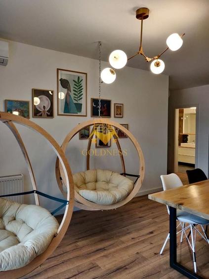 Apartament cu 2 camere semidecomandat, mobilat în Central