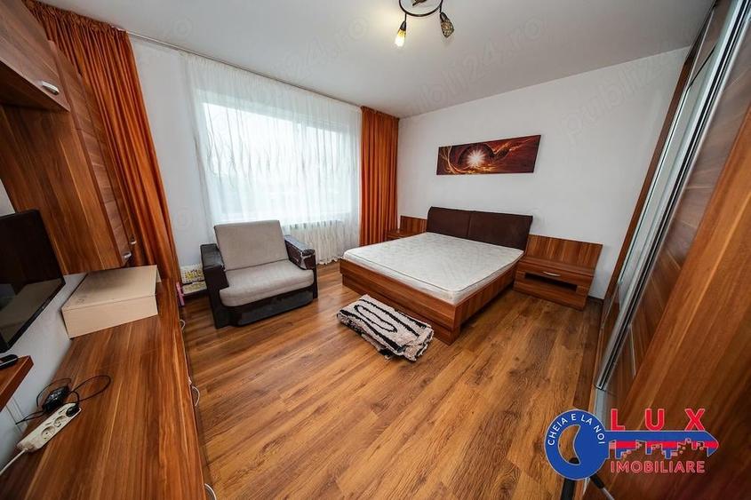Apartament cu 3 camere decomandat în Spitalului