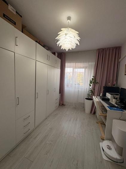 Apartament cu 3 camere decomandat în Canta