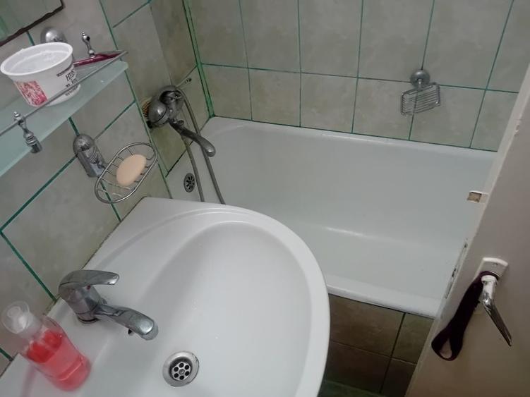 Apartament cu 3 camere semidecomandat în Dărmănești