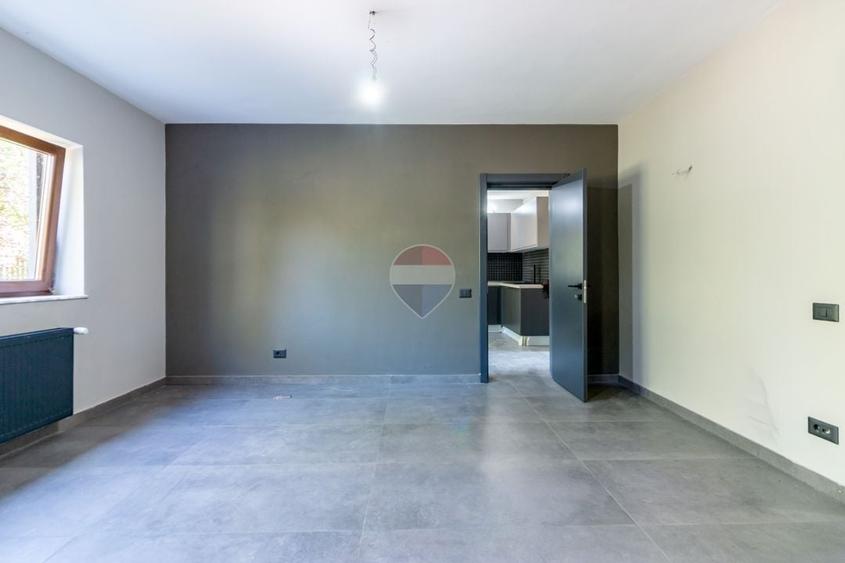 Casă individuală cu 5 camere cu Teren 599 Mp în Corbeanca