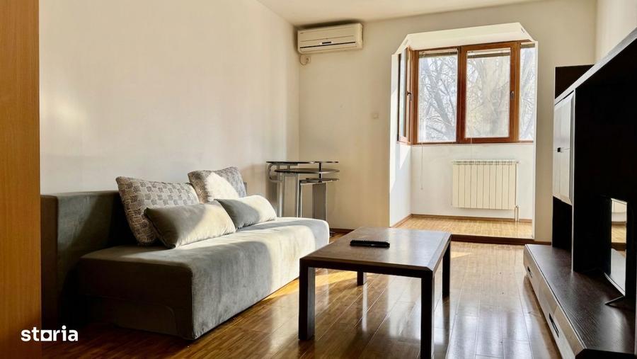 Apartament cu 3 camere decomandat, mobilat în Titan