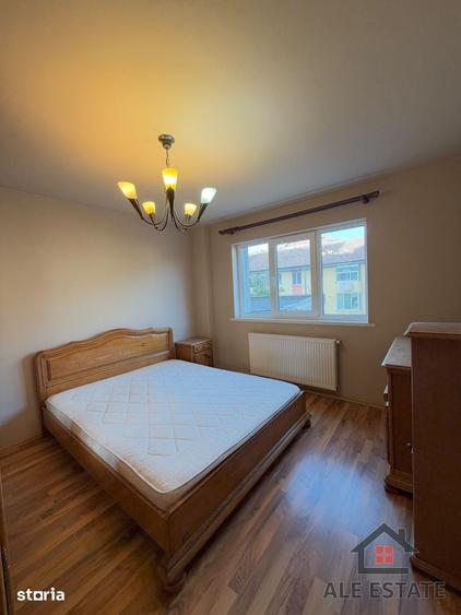 Apartament cu 3 camere în Cetate