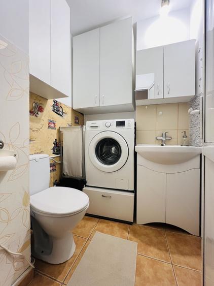Apartament cu 4 camere decomandat, mobilat în Tei