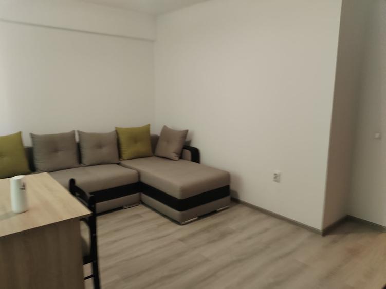 Apartament cu 2 camere decomandat în Galata