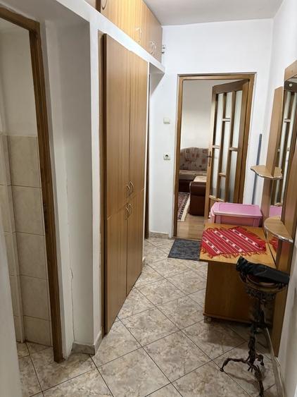 Apartament cu 2 camere semidecomandat în Decebal