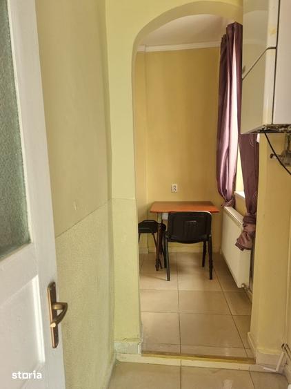 Garsonieră decomandată în Central
