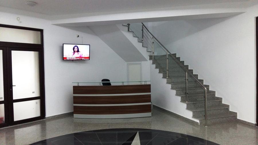 Apartament cu 2 camere semidecomandat, mobilat în Mihai Bravu