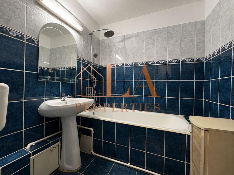 Apartament cu 3 camere decomandat în Drumul Taberei