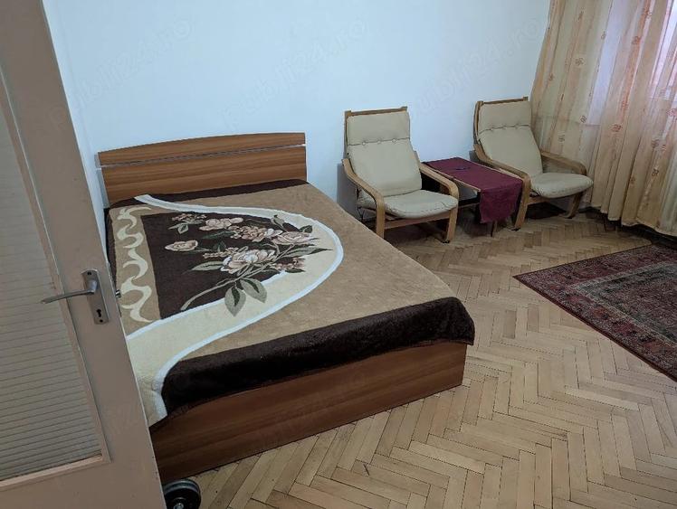 Garsonieră decomandată în Lunei